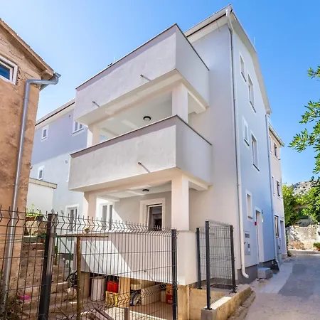 Apartment Bracol